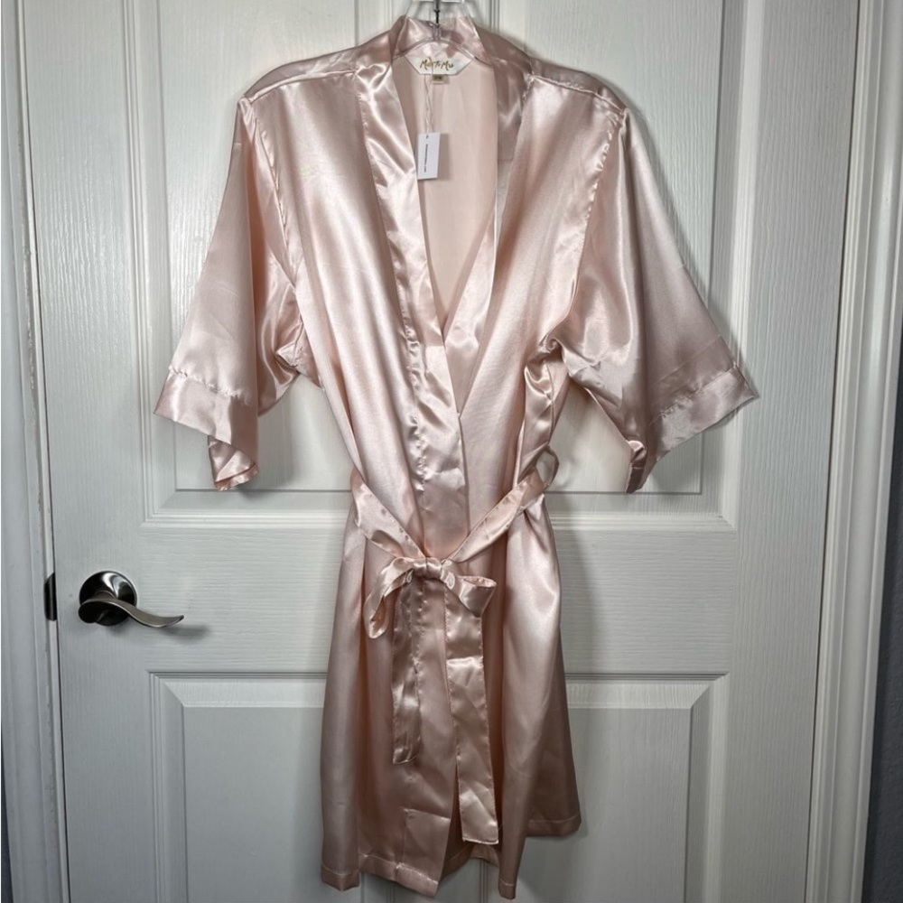 Miss To Mrs Pink Satiny
Robe Bridal Wedding Sz
S/ M NWT